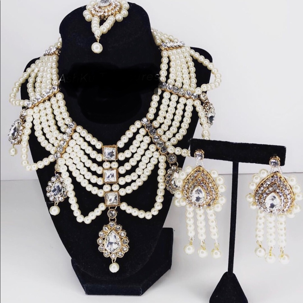 These two beautiful items on very reasonable pric